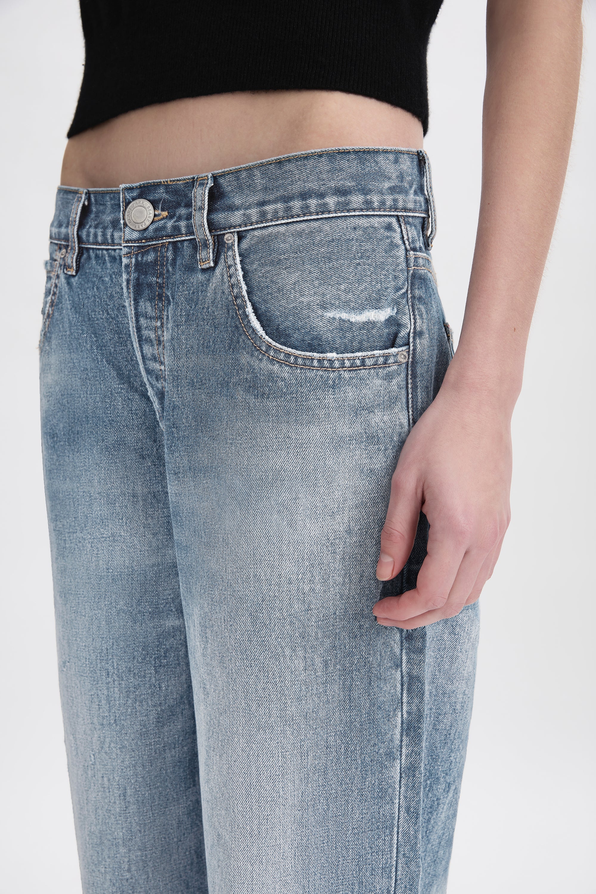 Mid-Rise Relaxed Jean