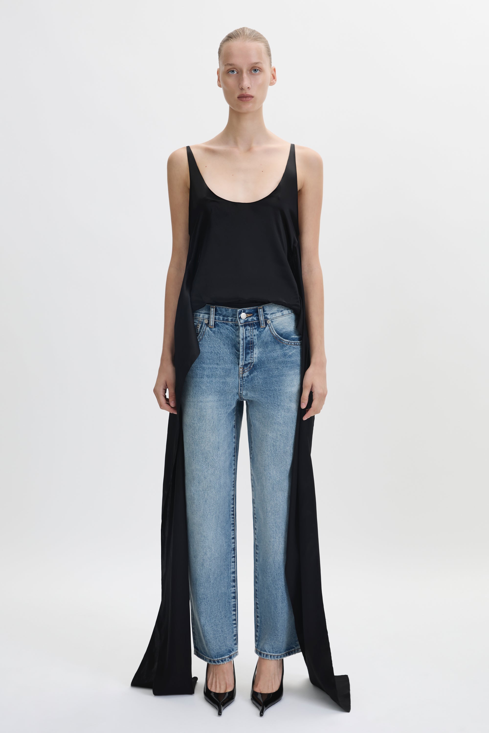 Mid-Rise Relaxed Jean