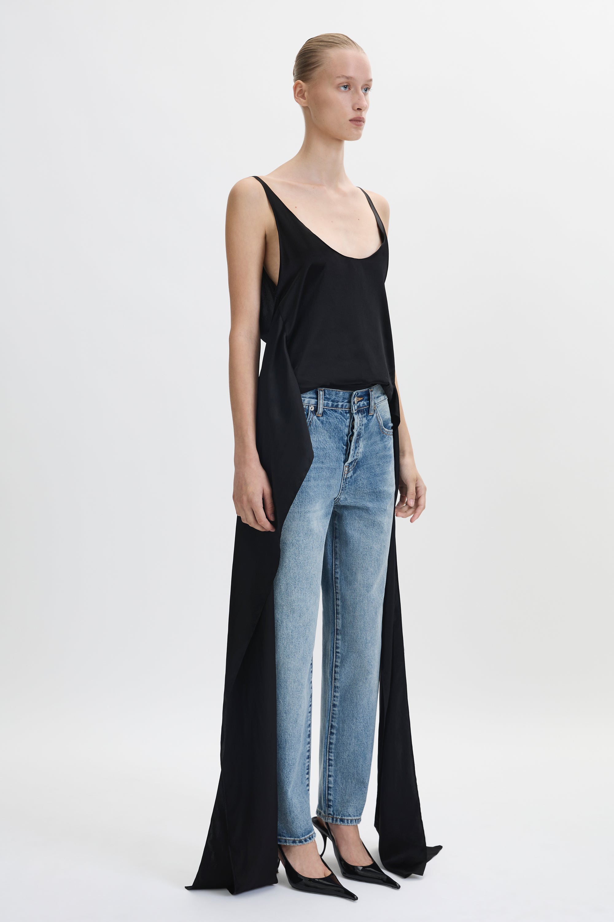Mid-Rise Relaxed Jean