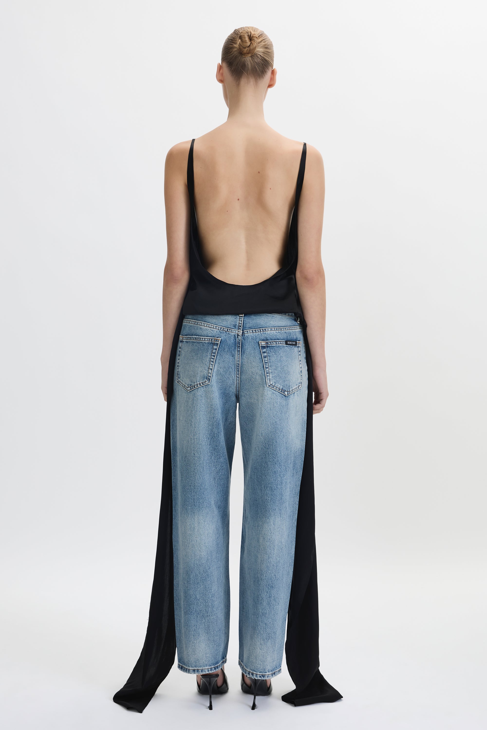 Mid-Rise Relaxed Jean