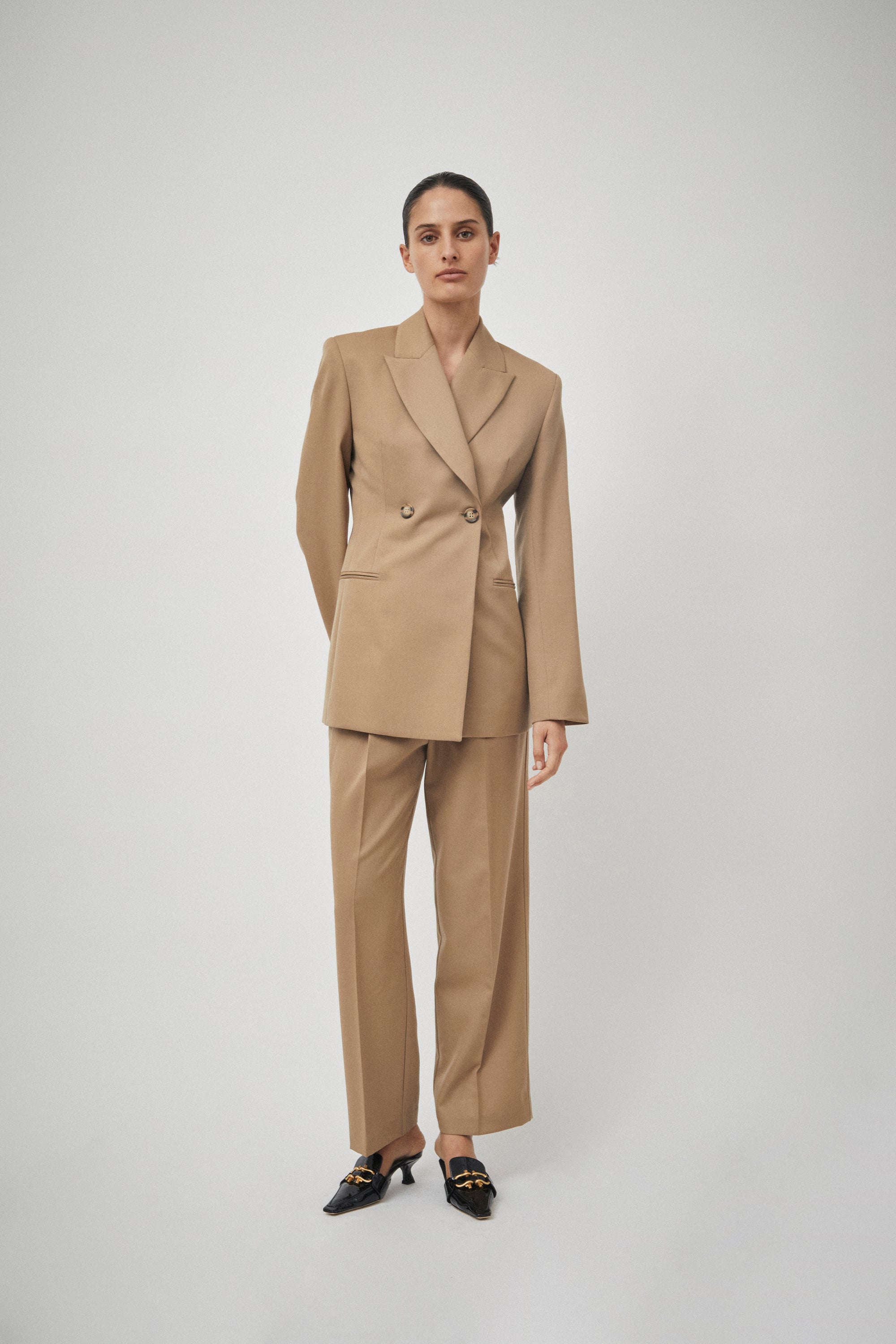 Relaxed Pleat Trouser